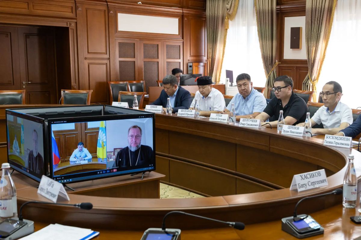 Бату Хасиков: Провел рабочее совещание по вопросу строительства в рамках 80-летия Явления Христа Спасителя Бату Хасиков: Провел рабочее совещание по вопросу строительства в рамках 80-летия Явления Христа Спасителя