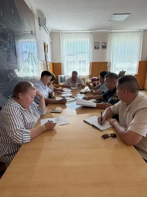 В Яшкульском районе проверили помещения для голосования на выборах в Госдуму В Яшкульском районе проверили помещения для голосования на выборах в Госдуму