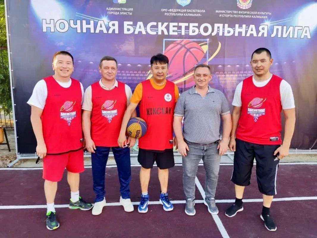 С Днём физкультурника!. Дорогие спортсмены, тренеры и все любители физической культуры! От всей души поздравляем с Днём физкультурника! Этот праздник объединяет всех, кто ведёт активный образ жизни, стремится к здоровью и... С Днём физкультурника!. Дорогие спортсмены, тренеры и все любители физической культуры! От всей души поздравляем с Днём физкультурника! Этот праздник объединяет всех, кто ведёт активный образ жизни, стремится к здоровью и...