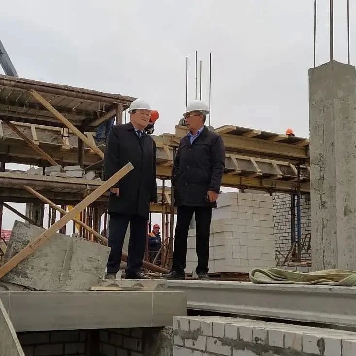 Прошел путь от каменщика до директора Прошел путь от каменщика до директора