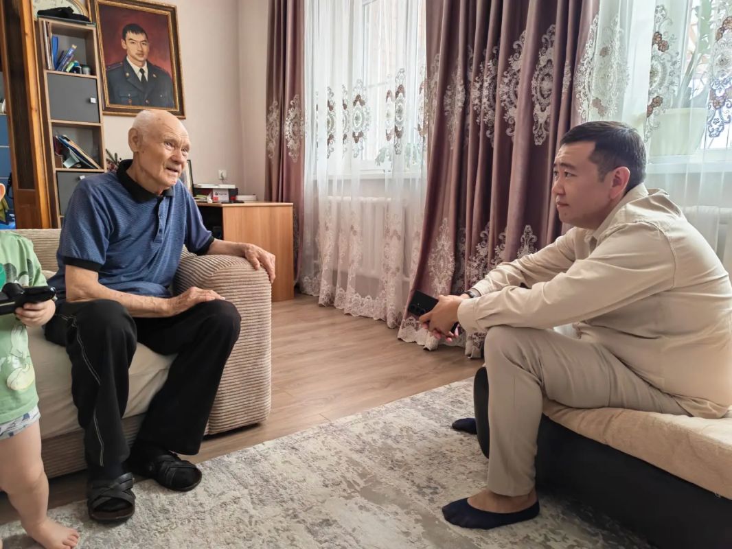Люди, строившие республику Люди, строившие республику