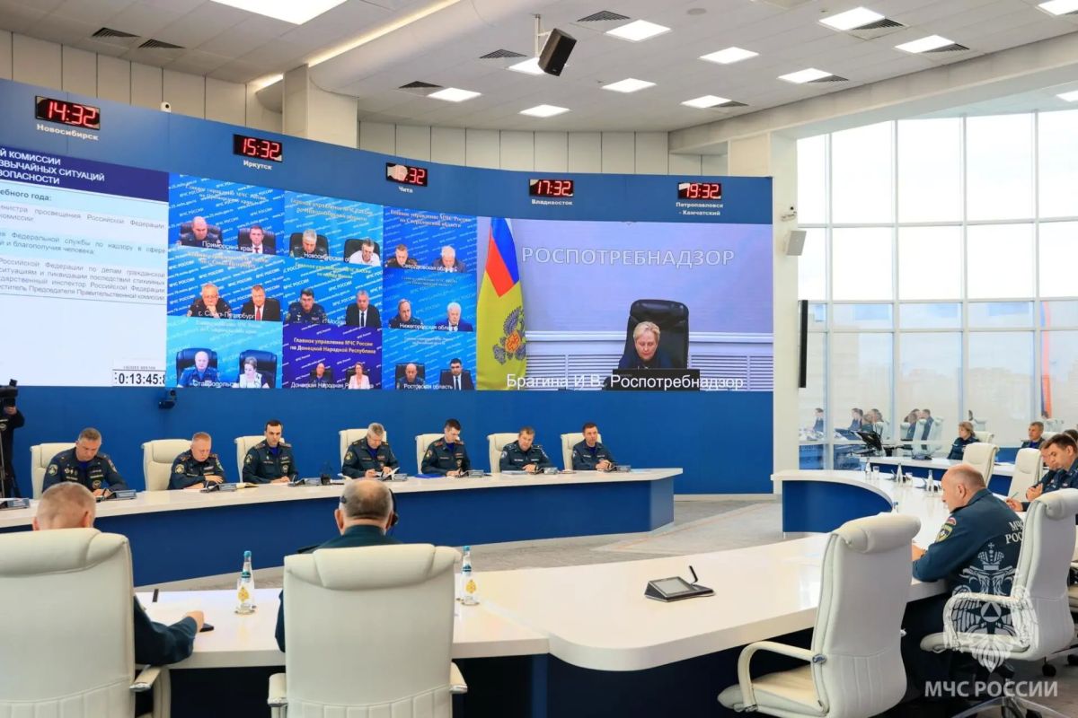 Глава МЧС России Александр Куренков провел заседание правительственной комиссии по предупреждению и ликвидации чрезвычайных ситуаций и обеспечению пожарной безопасности Глава МЧС России Александр Куренков провел заседание правительственной комиссии по предупреждению и ликвидации чрезвычайных ситуаций и обеспечению пожарной безопасности