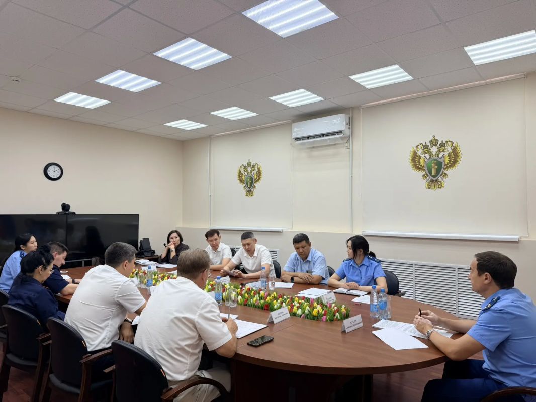 В прокуратуре Республики Калмыкия состоялось заседание межведомственной рабочей группы по вопросам жилищных прав детей-сирот и детей, оставшихся без попечения родителей В прокуратуре Республики Калмыкия состоялось заседание межведомственной рабочей группы по вопросам жилищных прав детей-сирот и детей, оставшихся без попечения родителей