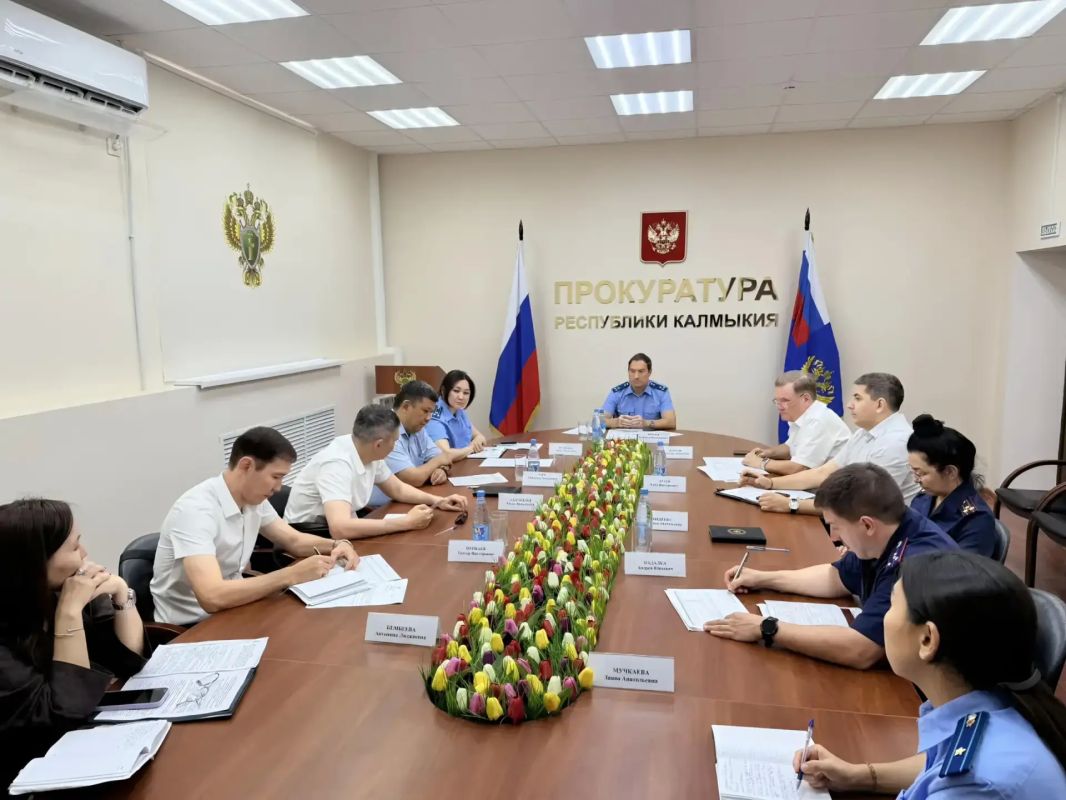 Руководитель следственного управления СК России по Республике Калмыкия принял участие в совещании по вопросам обеспечения жильем детей-сирот