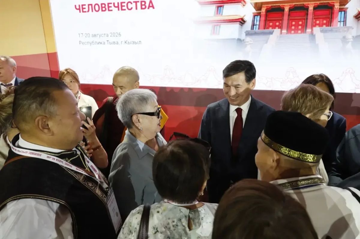 Бату Хасиков: На полях IV Международного буддийского форума удалось соприкоснуться с мудростью духовных учителей из различных буддийских стран Бату Хасиков: На полях IV Международного буддийского форума удалось соприкоснуться с мудростью духовных учителей из различных буддийских стран