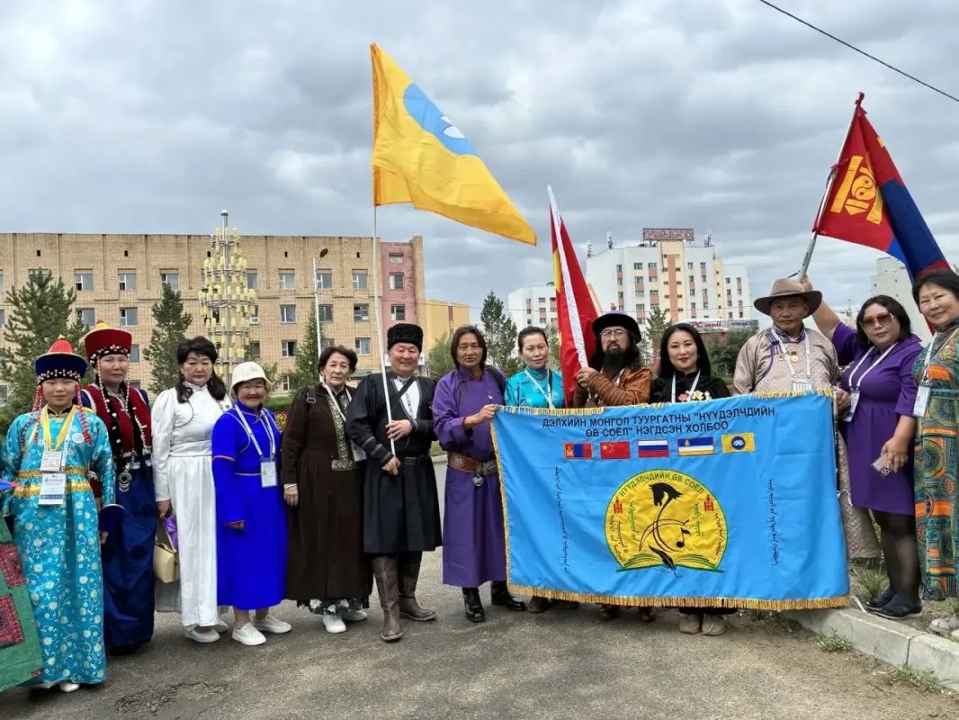 Калмыцкая поэзия вновь звучит на международной арене Калмыцкая поэзия вновь звучит на международной арене