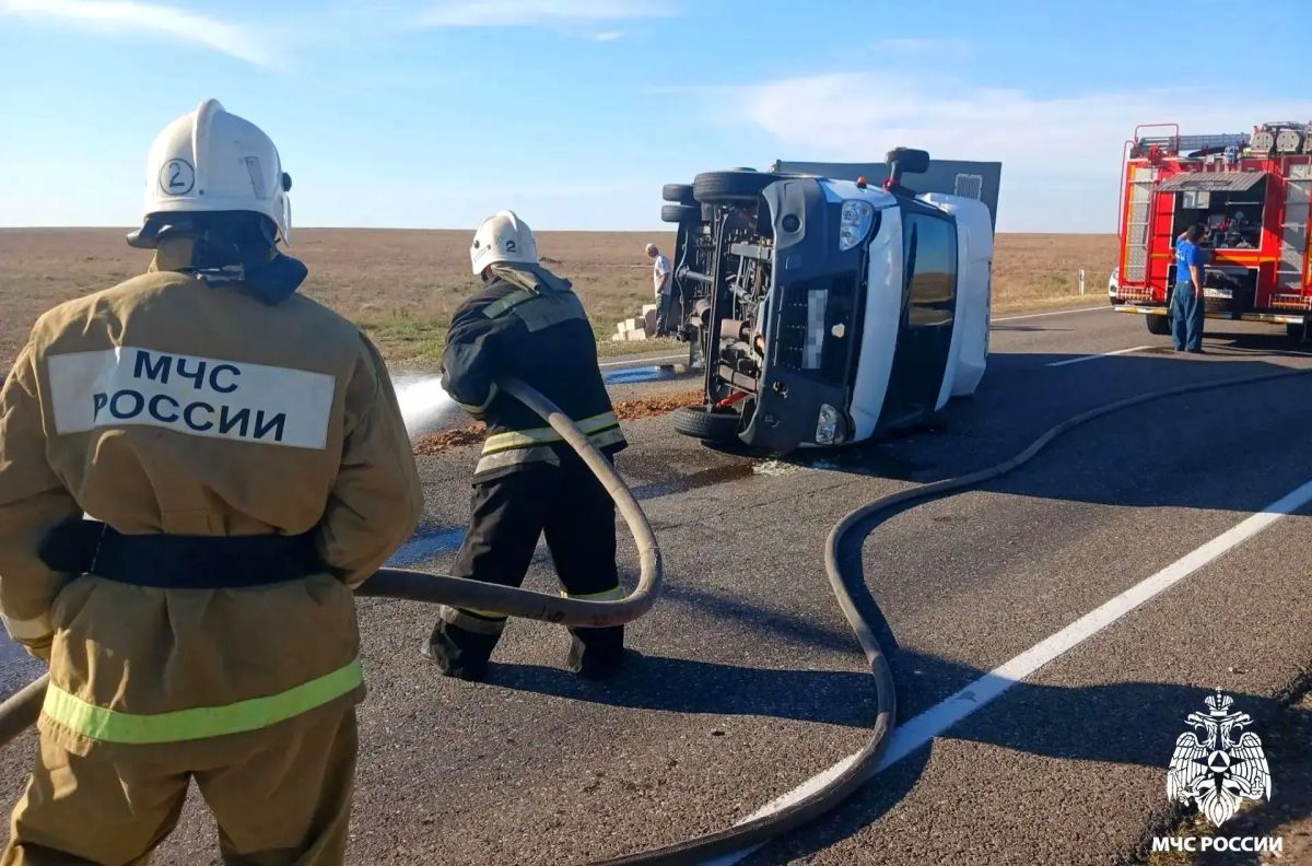 В Лаганском районе устранили последствия ДТП В Лаганском районе устранили последствия ДТП