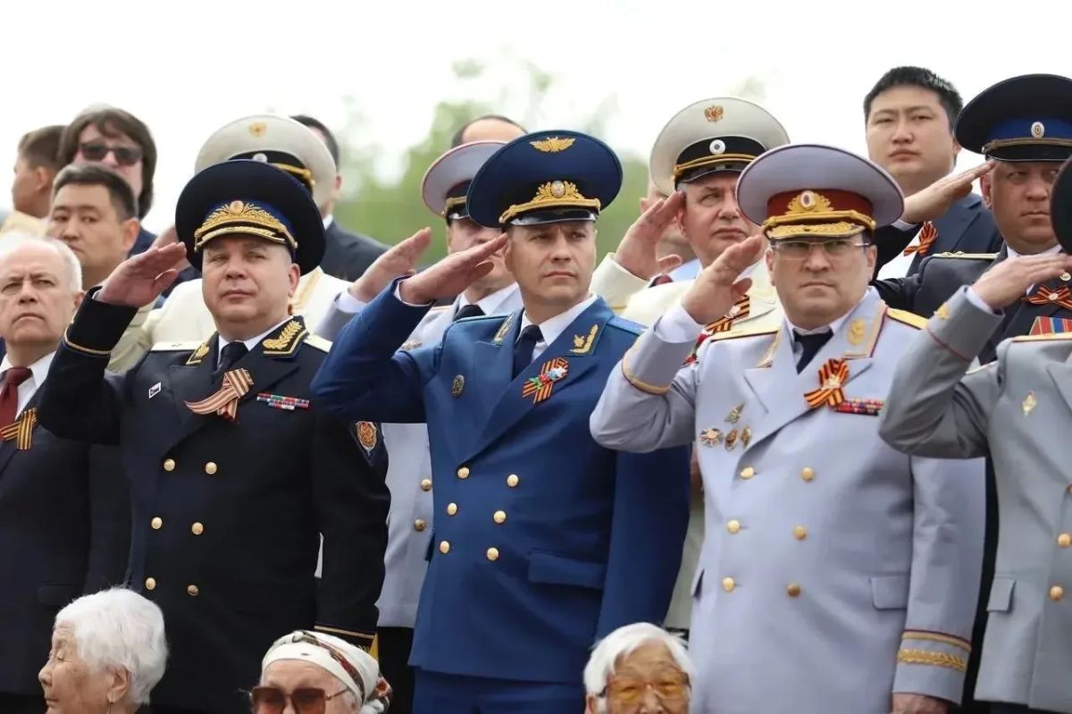 Бату Хасиков: Сегодня – День офицера – праздник людей, выбравших своей жизненной целью защиту Родины Бату Хасиков: Сегодня – День офицера – праздник людей, выбравших своей жизненной целью защиту Родины