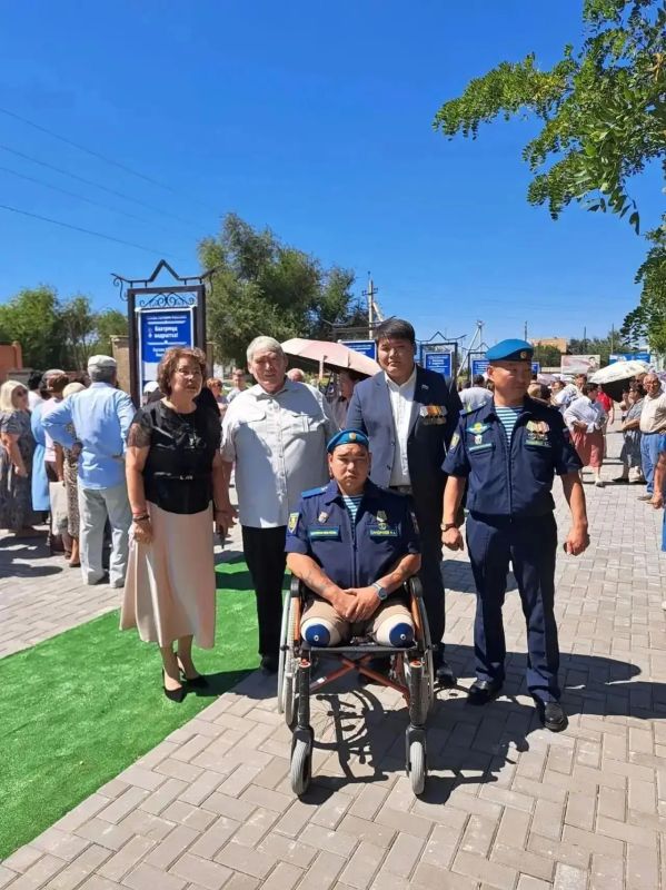 В посёлке Артезиан открыли Аллею Героев специальной военной операции В посёлке Артезиан открыли Аллею Героев специальной военной операции
