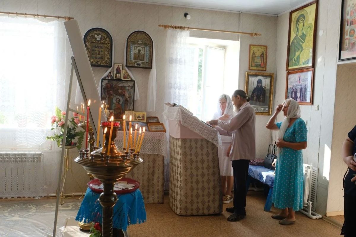 Чудотворный образ «Явление Господа Иисуса Христа молящемуся во граде Элисте» продолжает свой путь по районам Калмыкии Чудотворный образ «Явление Господа Иисуса Христа молящемуся во граде Элисте» продолжает свой путь по районам Калмыкии