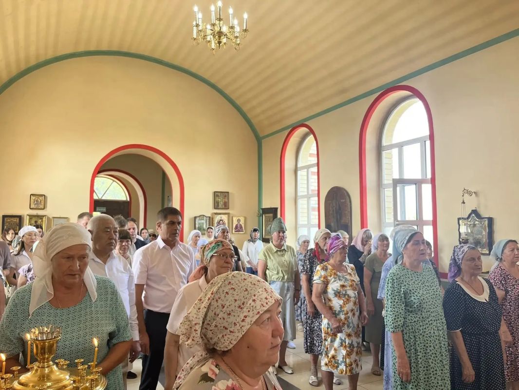 Завтра икону «Явление Христа Спасителя» передадут в храм иконы Божией Матери «Живоносный Источник» города Лагань Завтра икону «Явление Христа Спасителя» передадут в храм иконы Божией Матери «Живоносный Источник» города Лагань