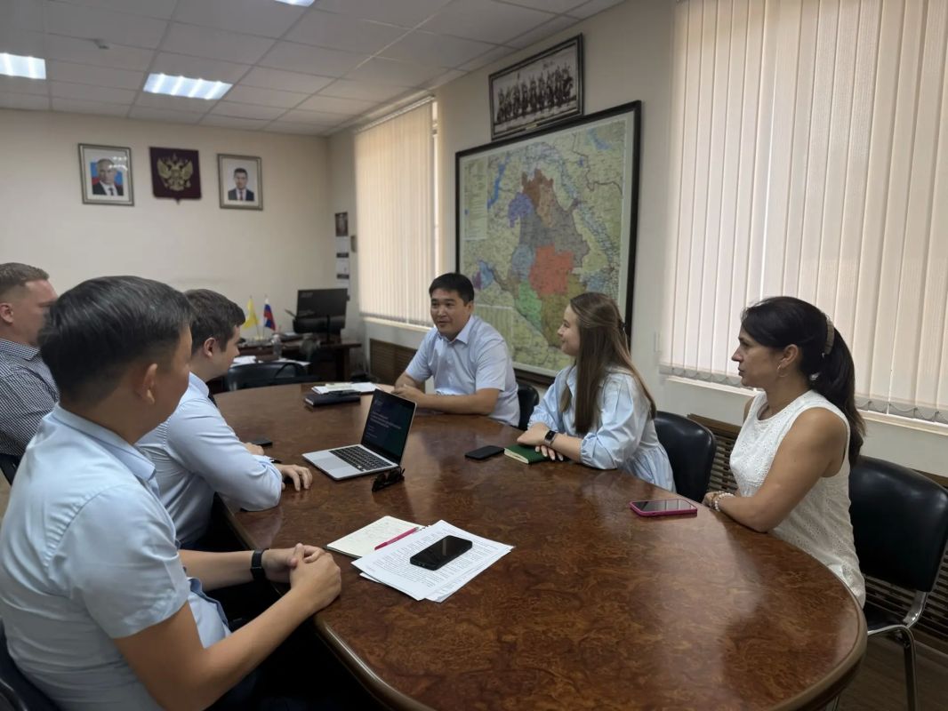 Арслан Мушараев провёл рабочую встречу с представителями ключевых вендоров цифровых решений для системы здравоохранения региона Арслан Мушараев провёл рабочую встречу с представителями ключевых вендоров цифровых решений для системы здравоохранения региона