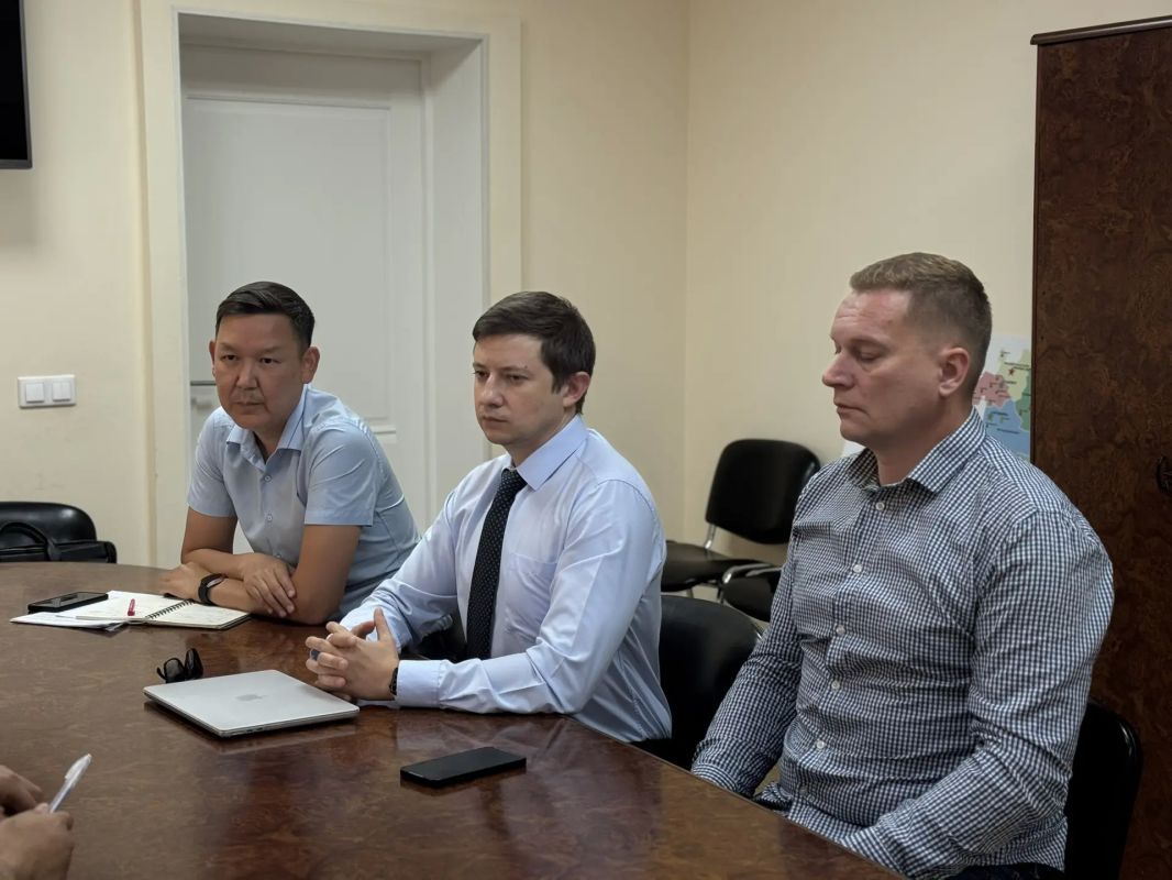 Арслан Мушараев провёл рабочую встречу с представителями ключевых вендоров цифровых решений для системы здравоохранения региона Арслан Мушараев провёл рабочую встречу с представителями ключевых вендоров цифровых решений для системы здравоохранения региона