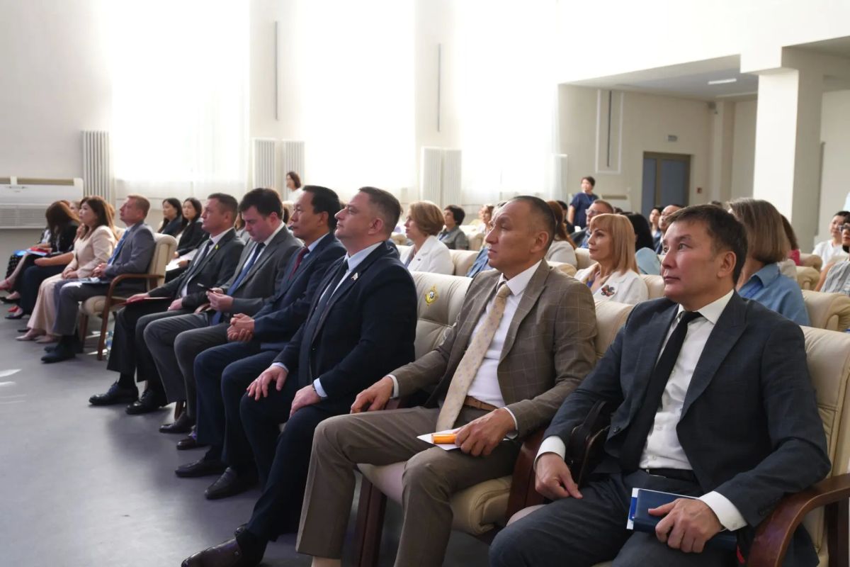 Председатель Народного Хурала (Парламента) Республики Калмыкия Артем Михайлов принял участие в торжественном открытии XVII Общего собрания Представительства Союза муниципальных контрольно-счетных органов в Южном федеральном... Председатель Народного Хурала (Парламента) Республики Калмыкия Артем Михайлов принял участие в торжественном открытии XVII Общего собрания Представительства Союза муниципальных контрольно-счетных органов в Южном федеральном...