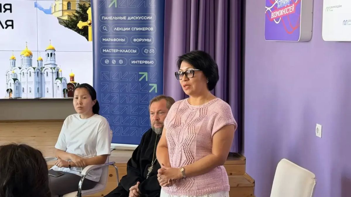В Доме молодёжи прошла лекция об Элистинском чуде В Доме молодёжи прошла лекция об Элистинском чуде