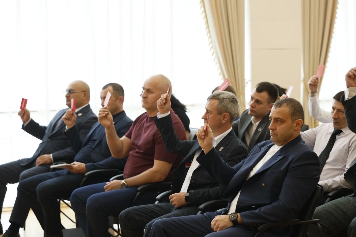 Бату Хасиков: В Элисте дали старт очередной конференции Федерации кикбоксинга России Бату Хасиков: В Элисте дали старт очередной конференции Федерации кикбоксинга России