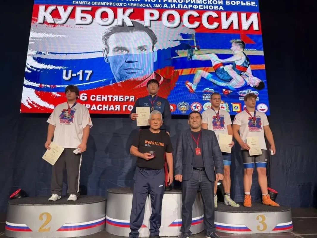 Дамдин Манджиев завоевал золото Кубка России по греко-римской борьбе
