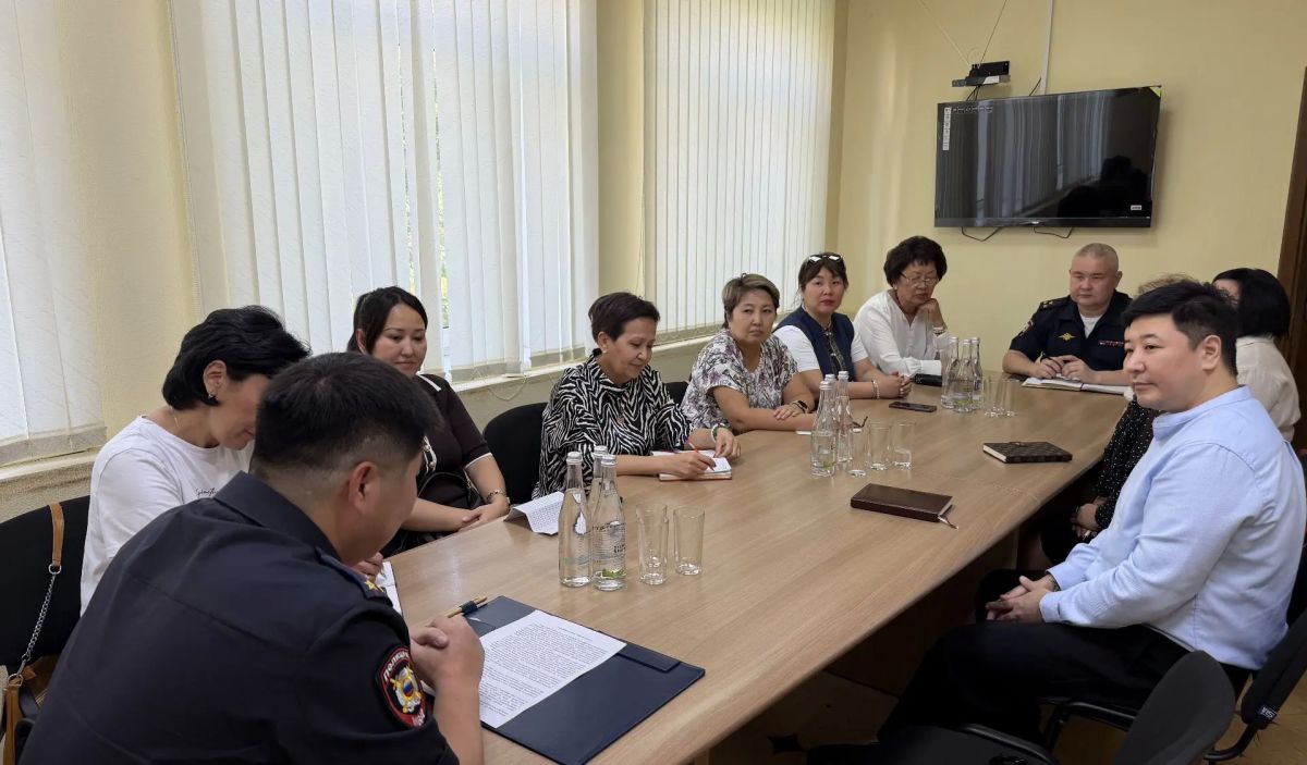 В Управлении МВД России по г. Элисте прошла встреча с руководителями образовательных организаций СПО В Управлении МВД России по г. Элисте прошла встреча с руководителями образовательных организаций СПО