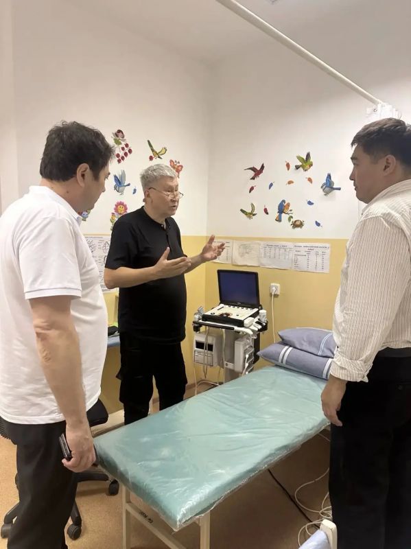 Арслан Мушараев посетил Лаганскую районную больницу Арслан Мушараев посетил Лаганскую районную больницу