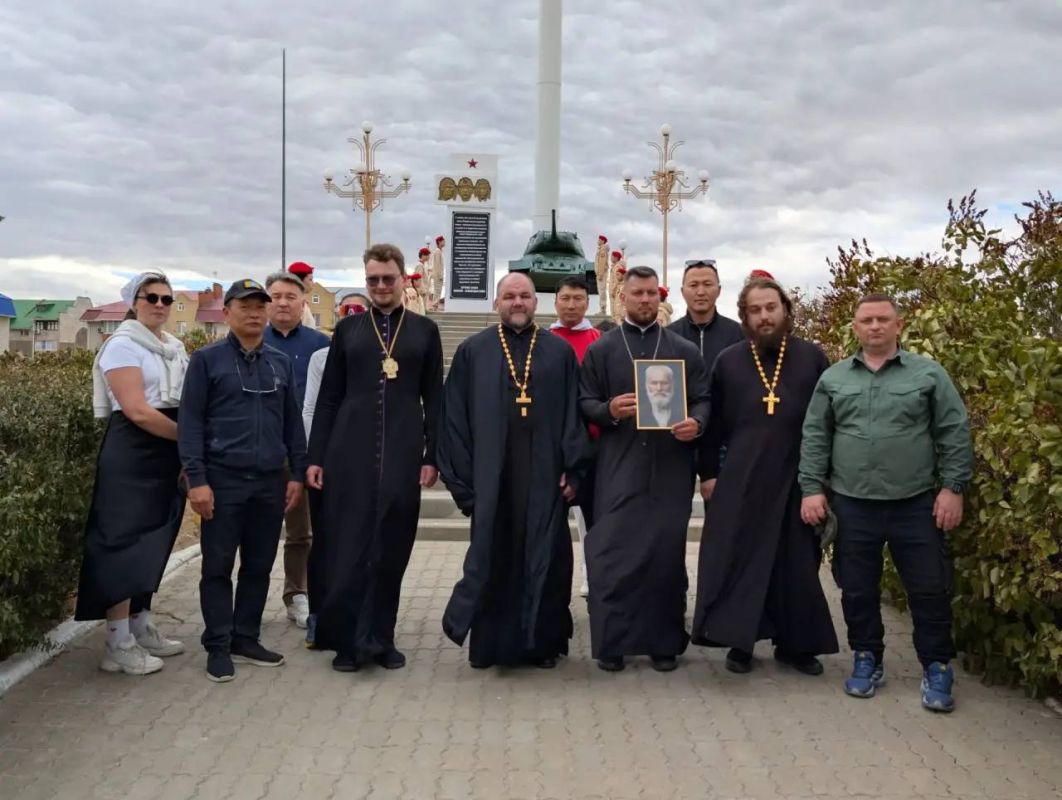 В Элисте стартовали торжества в честь 80-летия явления Христа В Элисте стартовали торжества в честь 80-летия явления Христа