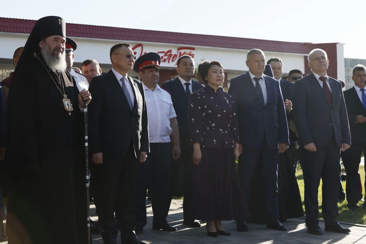 Калмыкию с рабочим визитом посетил Министр строительства и жилищно-коммунального хозяйства России Ирек Энварович Файзуллин Калмыкию с рабочим визитом посетил Министр строительства и жилищно-коммунального хозяйства России Ирек Энварович Файзуллин