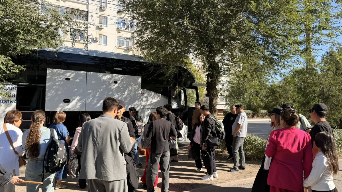 Делегация Калмыкии отправилась на Международный фестиваль молодежи в Екатеринбург Делегация Калмыкии отправилась на Международный фестиваль молодежи в Екатеринбург