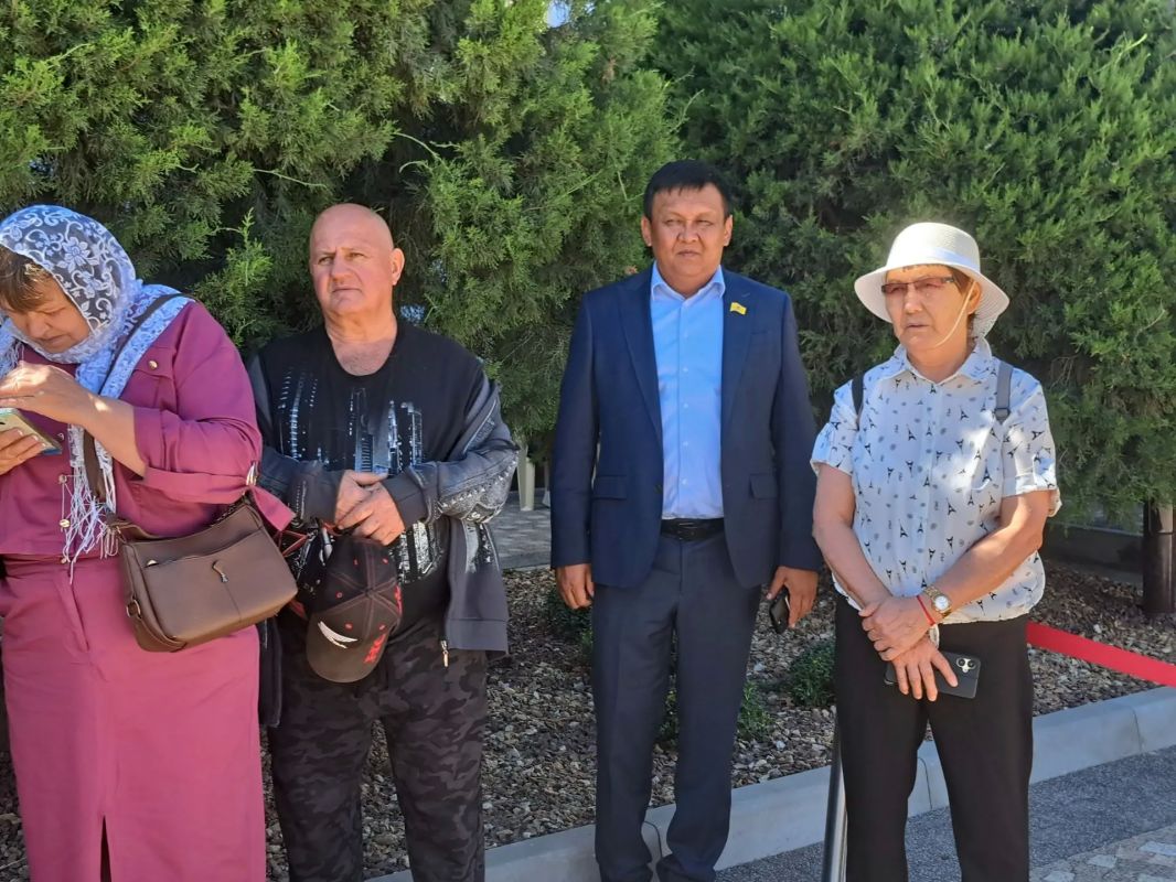 Сегодня в Калмыкии продолжилось празднование 80-летия Явления Христа в Элисте в 1946 году Сегодня в Калмыкии продолжилось празднование 80-летия Явления Христа в Элисте в 1946 году