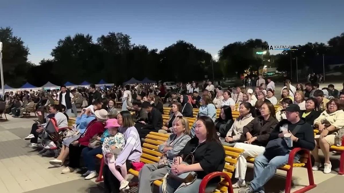 Элиста отмечает 80-летие явления Христа Спасителя