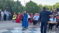 На Пагоде Семи дней звучит песня, которую знает и любит каждый элистинец