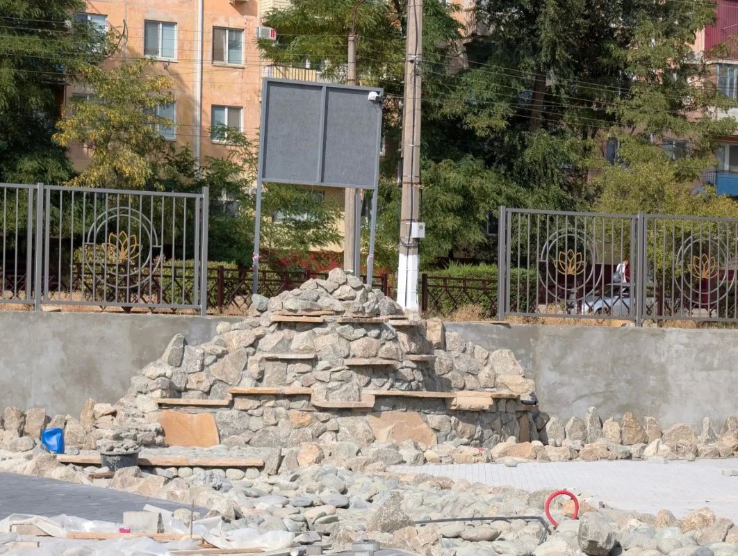 В 3м микрорайоне Элисты скоро появится новый уютный сквер! В 3м микрорайоне Элисты скоро появится новый уютный сквер!