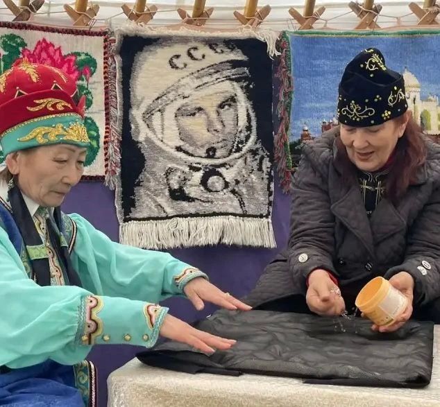 Мария Загировна Эльдерова - педагог, режиссер, зооинженер, товаровед, кандидат наук, мастер войлочного искусства и ковроткачества, сегодня еще и избиратель Мария Загировна Эльдерова - педагог, режиссер, зооинженер, товаровед, кандидат наук, мастер войлочного искусства и ковроткачества, сегодня еще и избиратель