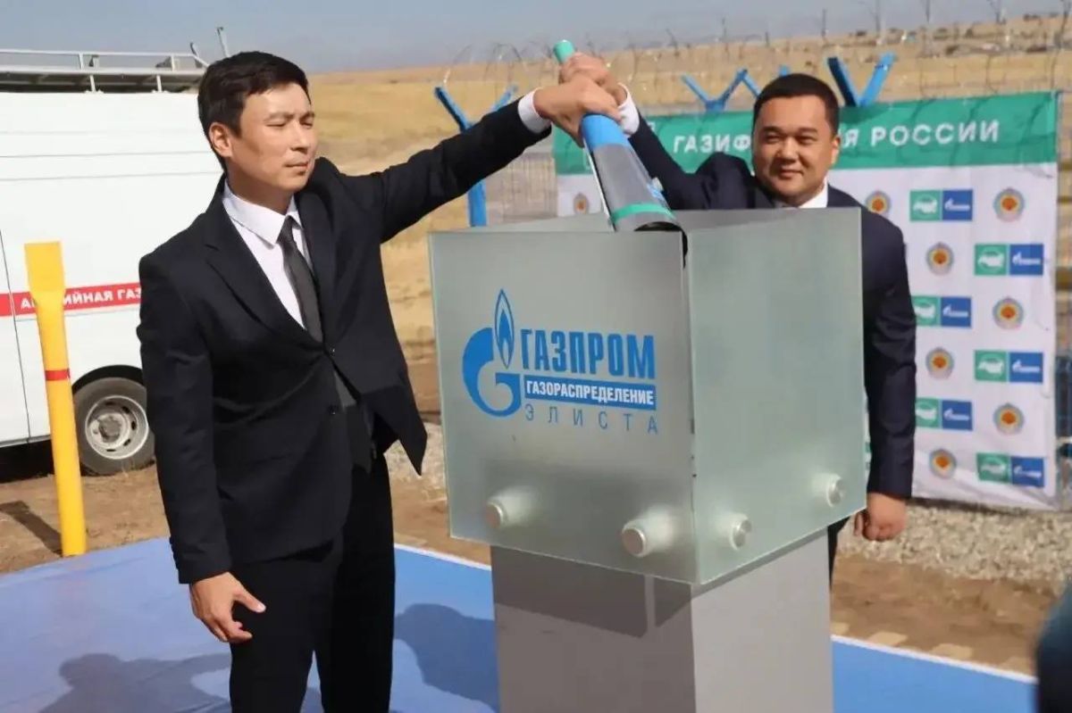 Специалисты «Газпром газораспределение Элиста» в рамках газификации нового жилого маcсива в Элисте ввели в эксплуатацию газопровод протяженностью 1,5 км и газорегуляторный пункт
