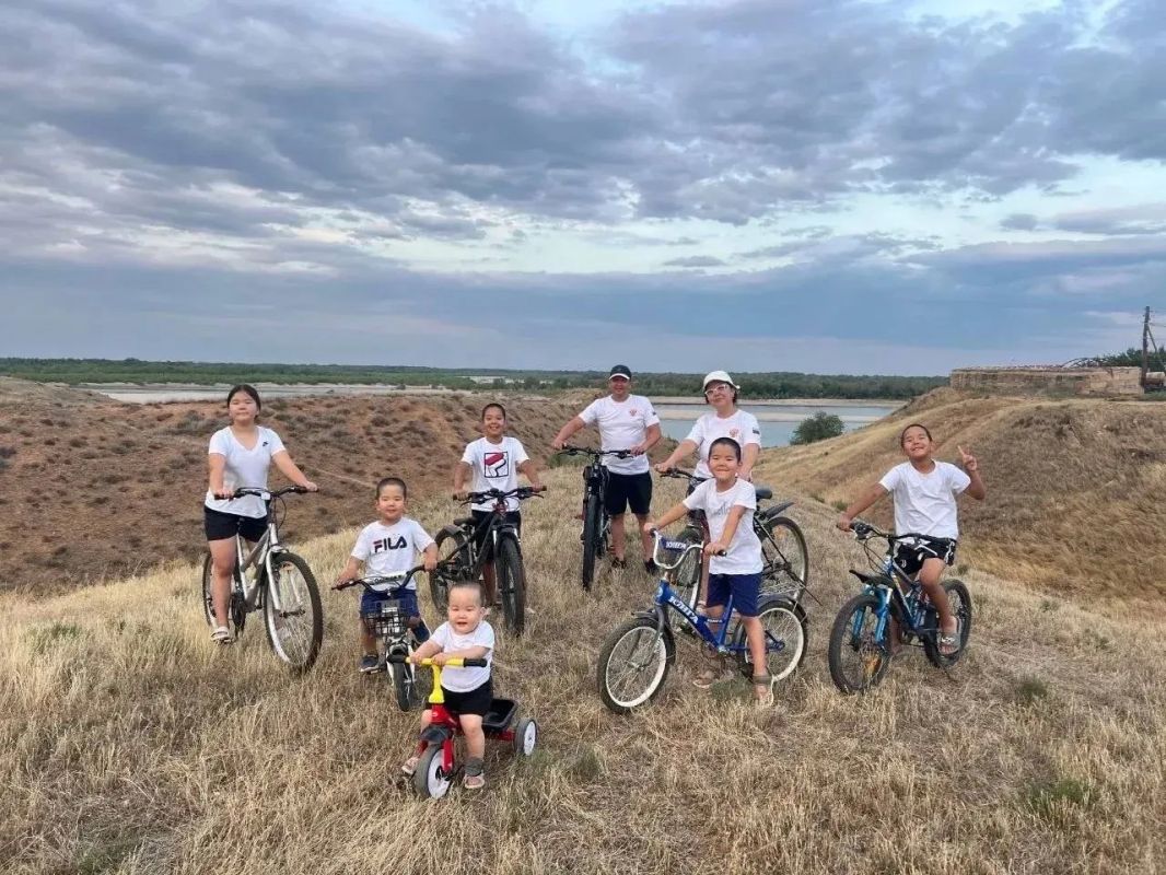 Поздравляем с Днём многодетной семьи! Поздравляем с Днём многодетной семьи!