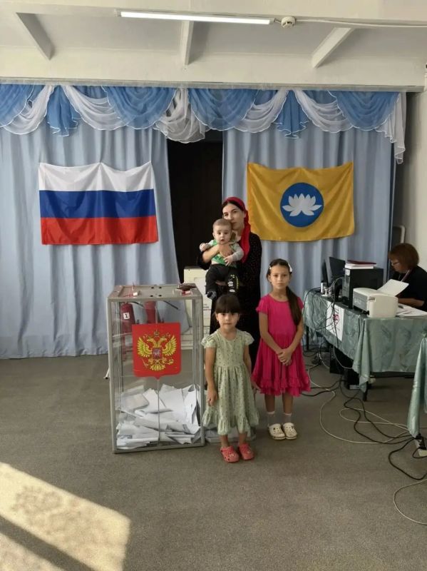 Сегодня в нашей республике отмечается замечательный и теплый праздник — День многодетной семьи! Сегодня в нашей республике отмечается замечательный и теплый праздник — День многодетной семьи!