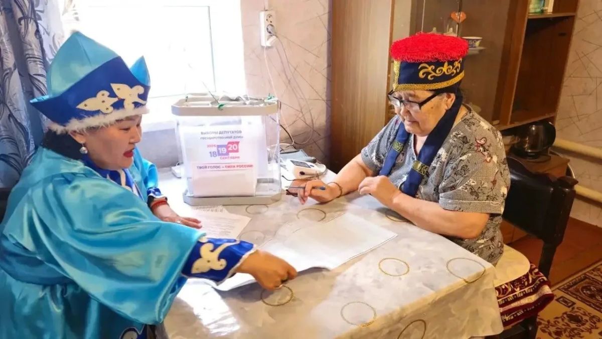 Уважаемые избиратели!. Напоминаем, чтобы проголосовать вне помещения для голосования необходимо обратиться в свою участковую избирательную комиссию лично или через другое лицо до 14.00 часов 20 сентября Уважаемые избиратели!. Напоминаем, чтобы проголосовать вне помещения для голосования необходимо обратиться в свою участковую избирательную комиссию лично или через другое лицо до 14.00 часов 20 сентября