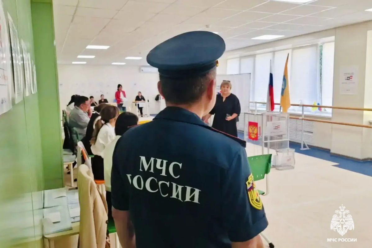 Сотрудники МЧС России обеспечили пожарную безопасность в дни голосования Сотрудники МЧС России обеспечили пожарную безопасность в дни голосования