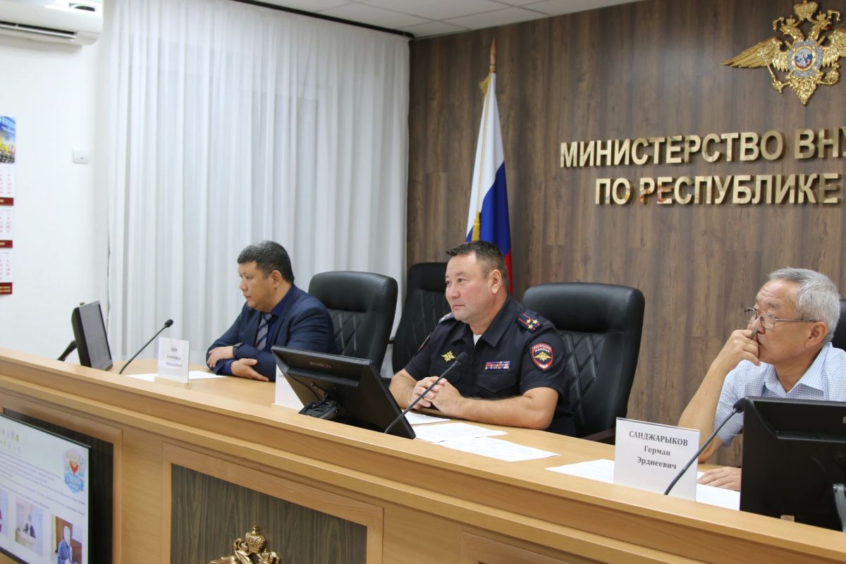 Сегодня в министерстве внутренних дел по Республике Калмыкия прошло межведомственное совещание, посвящённое подведению итогов пилотного просветительского проекта «С верой в сердце» Сегодня в министерстве внутренних дел по Республике Калмыкия прошло межведомственное совещание, посвящённое подведению итогов пилотного просветительского проекта «С верой в сердце»