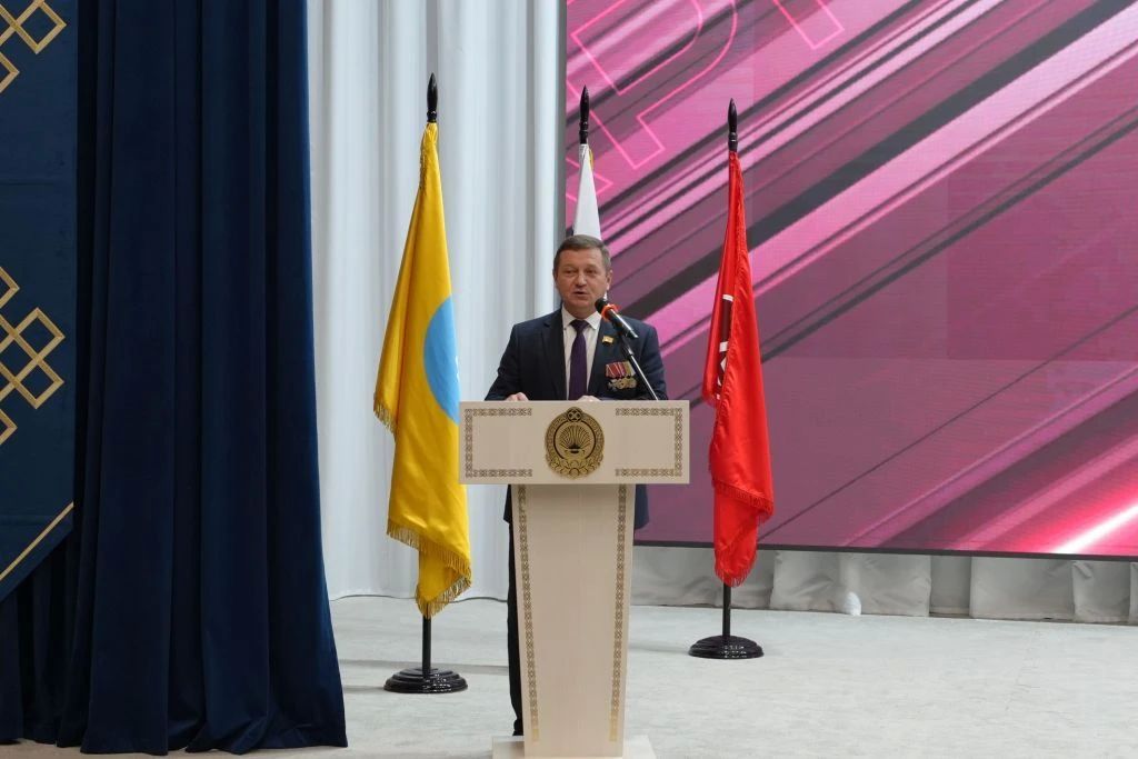 Председатель Народного Хурала (Парламента) Республики Калмыкия Артем Михайлов поздравил юнармейцев региона с 10-летием Всероссийского детско-юношеского военно-патриотического общественного движения «ЮНАРМИЯ» Председатель Народного Хурала (Парламента) Республики Калмыкия Артем Михайлов поздравил юнармейцев региона с 10-летием Всероссийского детско-юношеского военно-патриотического общественного движения «ЮНАРМИЯ»