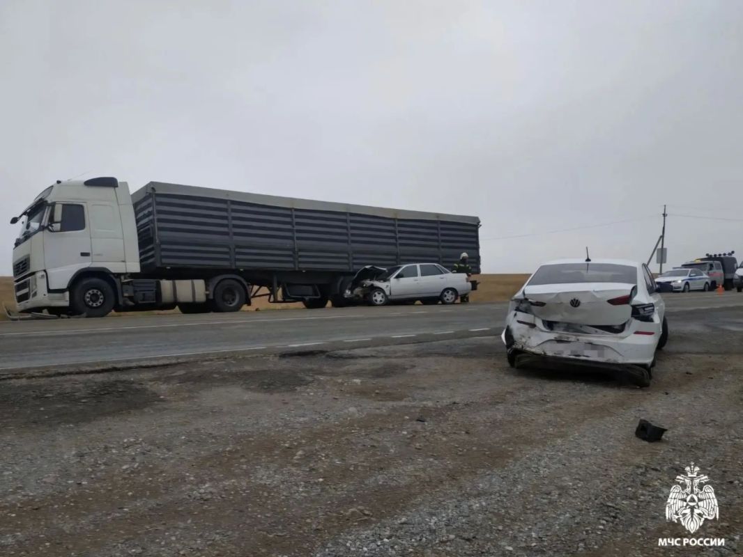 Огнеборцы Целинного района ликвидировали последствия ДТП Огнеборцы Целинного района ликвидировали последствия ДТП