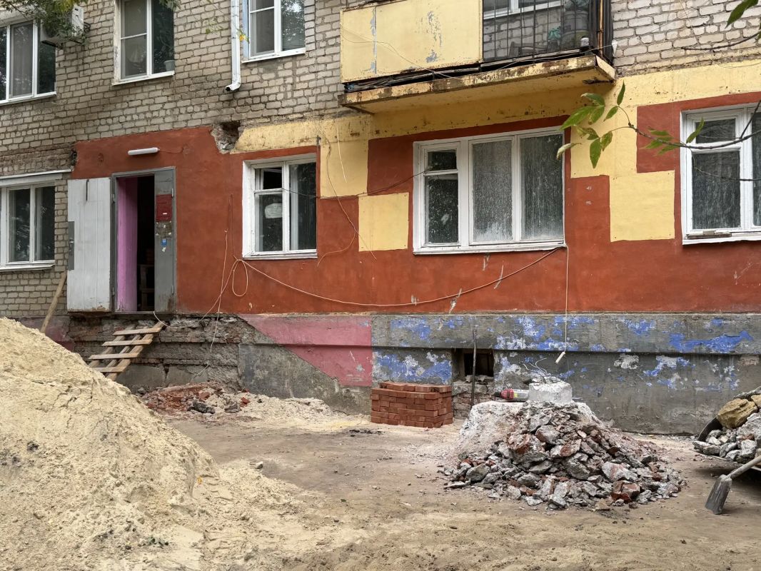 Алдар Лиджиков: Проверил ход работ по ремонту Центральной городской библиотеки имени Александра Сергеевича Пушкина Алдар Лиджиков: Проверил ход работ по ремонту Центральной городской библиотеки имени Александра Сергеевича Пушкина