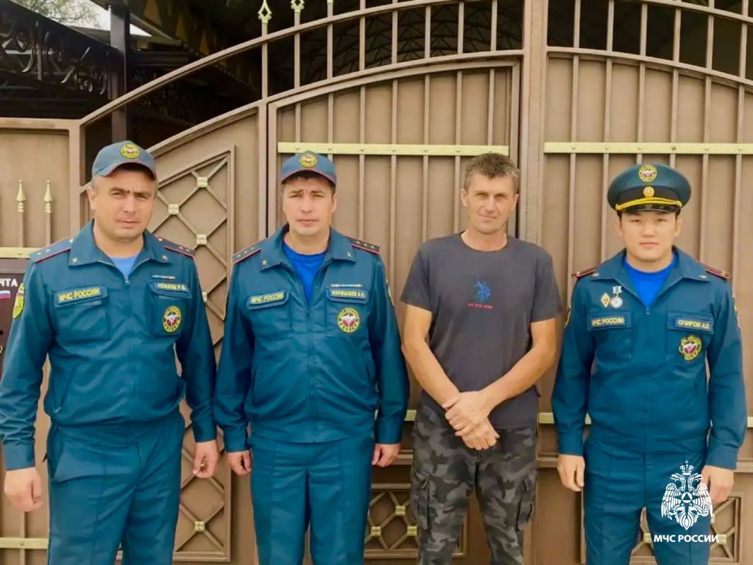 Городовиковские огнеборцы навестили ветеранов пожарной охраны