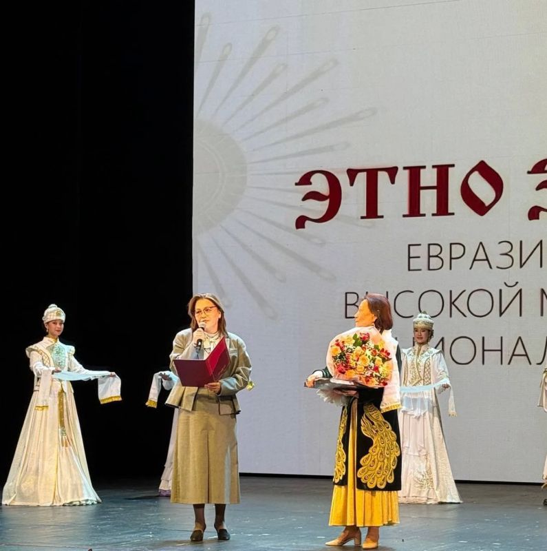 Калмыкия представила свою культуру на юбилейном «Этно Эрато» в Москве Калмыкия представила свою культуру на юбилейном «Этно Эрато» в Москве