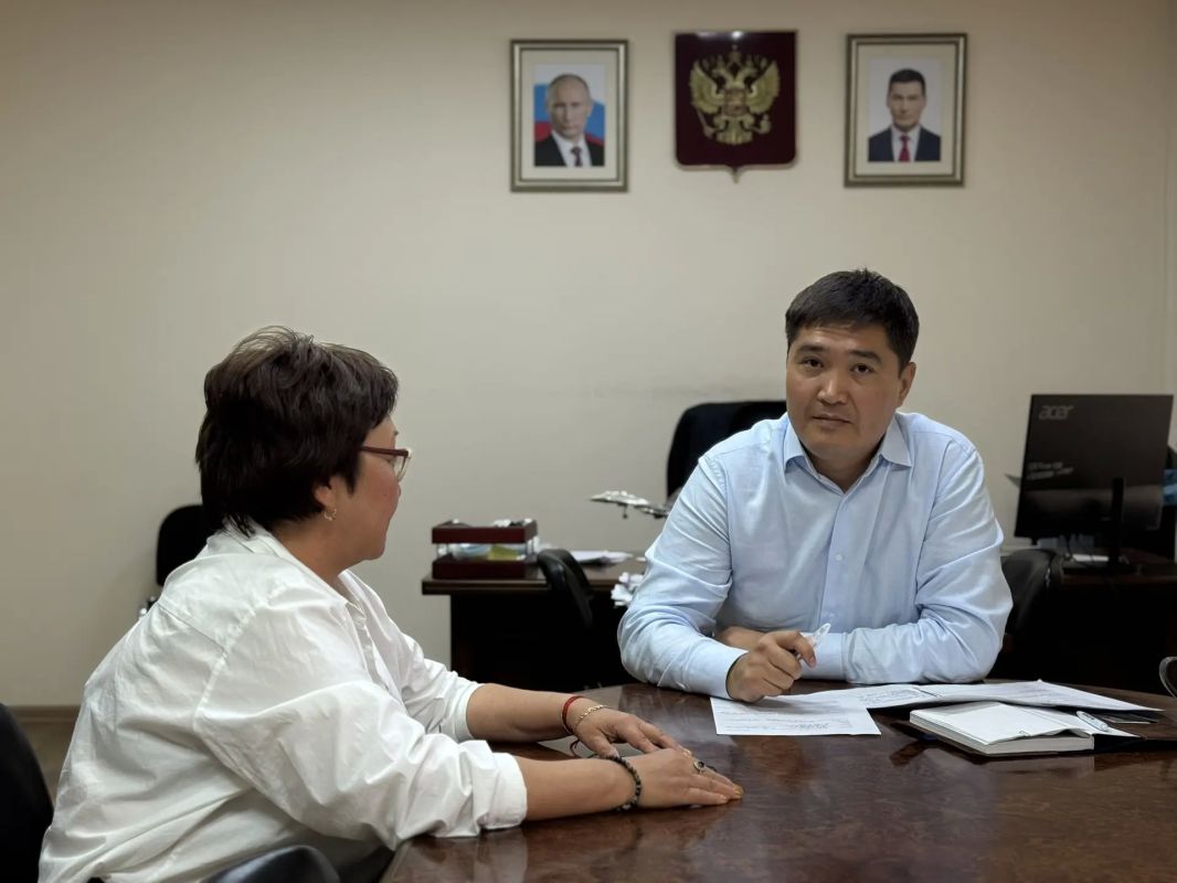 И.о. министра здравоохранения Республики Калмыкия Арслан Мушараев провел личный прием граждан И.о. министра здравоохранения Республики Калмыкия Арслан Мушараев провел личный прием граждан