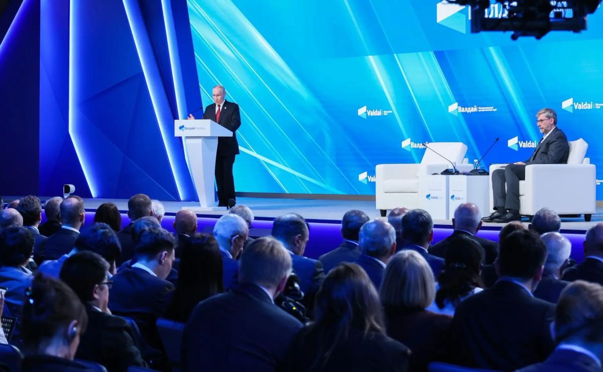 Бату Хасиков: Президент России Владимир Владимирович Путин принимает участие в заседании Международного дискуссионного клуба «Валдай» Бату Хасиков: Президент России Владимир Владимирович Путин принимает участие в заседании Международного дискуссионного клуба «Валдай»