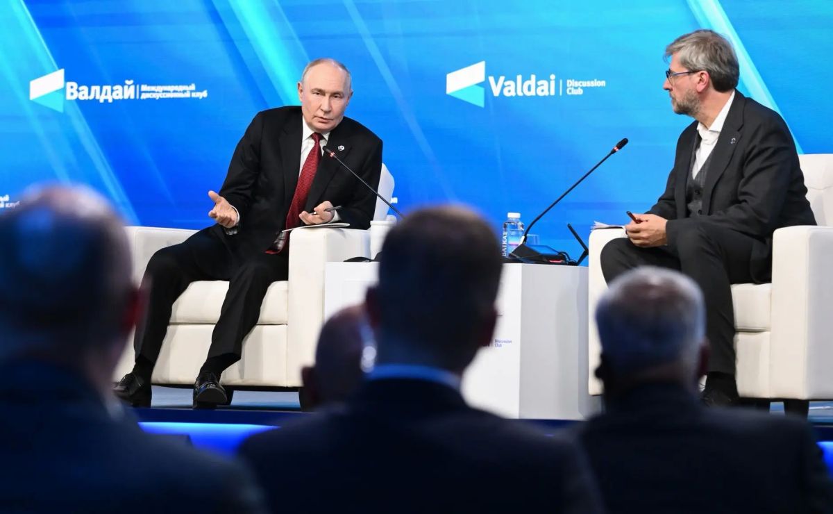 Бату Хасиков: Президент России Владимир Владимирович Путин принимает участие в заседании Международного дискуссионного клуба «Валдай» Бату Хасиков: Президент России Владимир Владимирович Путин принимает участие в заседании Международного дискуссионного клуба «Валдай»