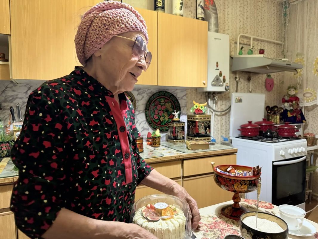 Мы продолжаем поздравлять наших уважаемых ветеранов отрасли с 70-летием Дня строителя Мы продолжаем поздравлять наших уважаемых ветеранов отрасли с 70-летием Дня строителя
