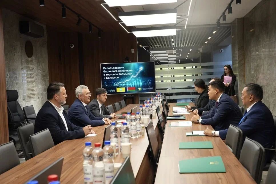 Делегация Республики Калмыкия продолжает работу на II Международной промышленной выставке «ИННОПРОМ Делегация Республики Калмыкия продолжает работу на II Международной промышленной выставке «ИННОПРОМ