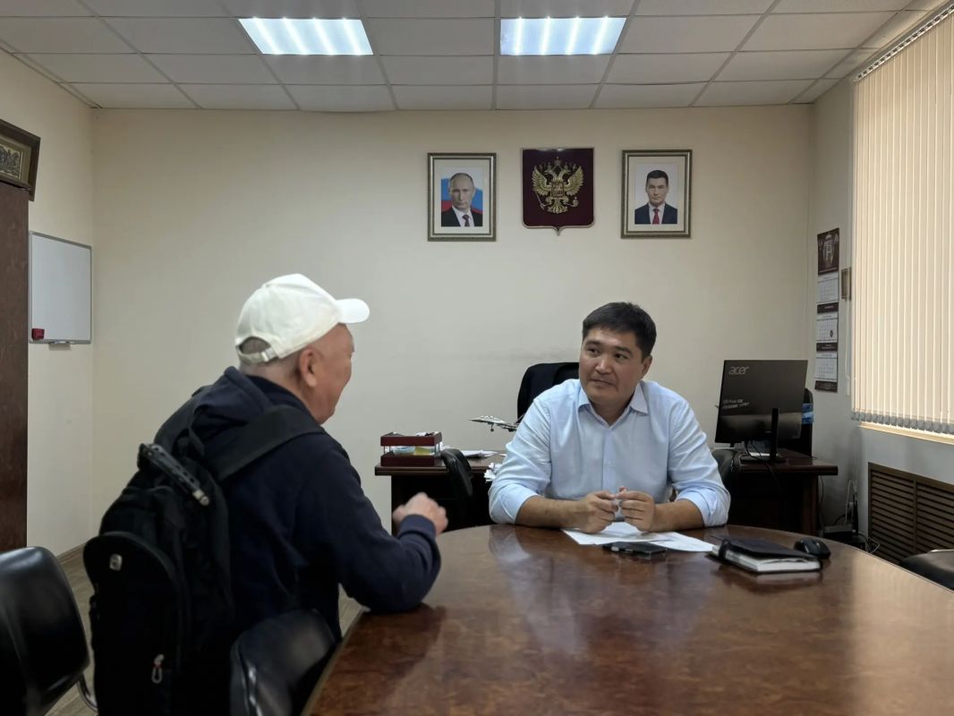И.о. министра здравоохранения Республики Калмыкия Арслан Мушараев провел личный прием граждан И.о. министра здравоохранения Республики Калмыкия Арслан Мушараев провел личный прием граждан