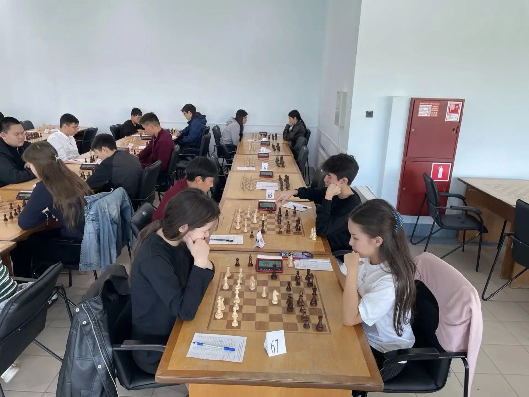 Четвертый игровой день Первенства Калмыкии по шахматам Четвертый игровой день Первенства Калмыкии по шахматам