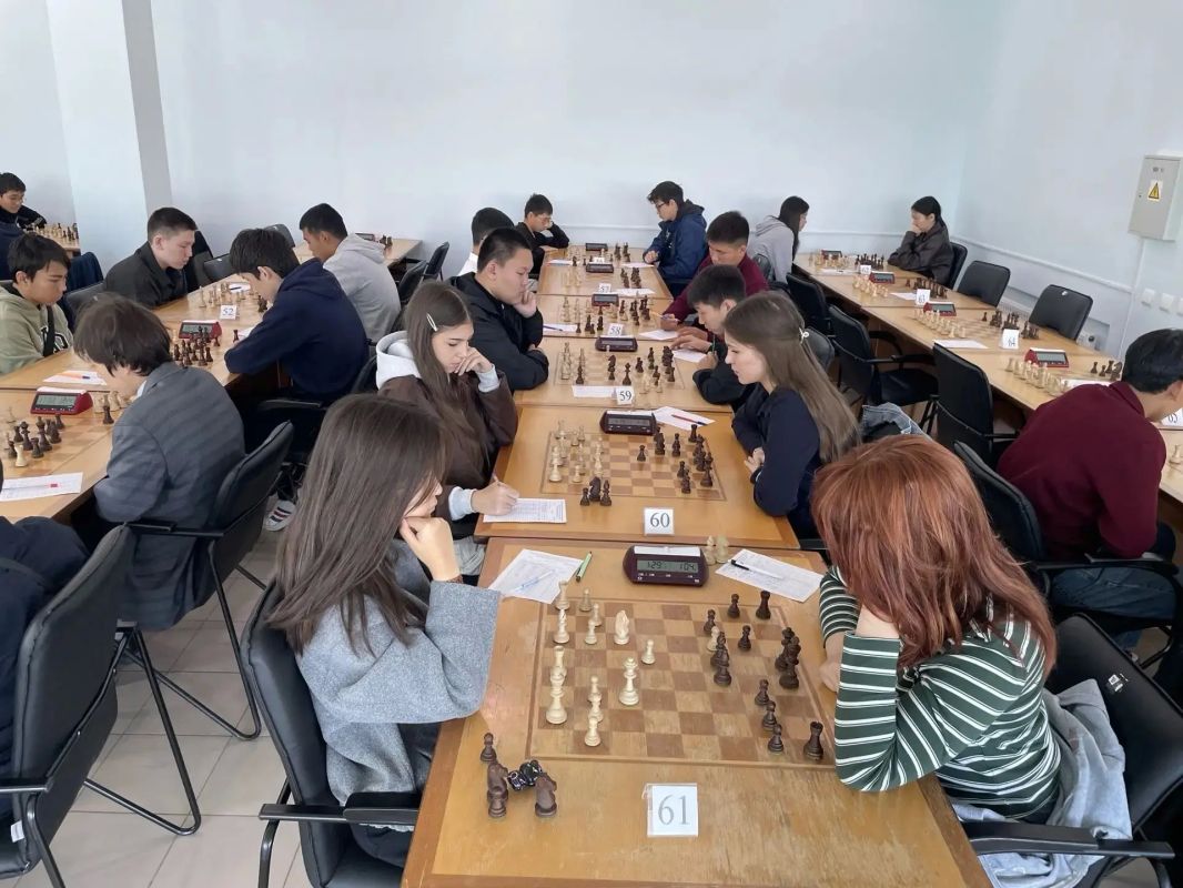 Четвертый игровой день Первенства Калмыкии по шахматам Четвертый игровой день Первенства Калмыкии по шахматам